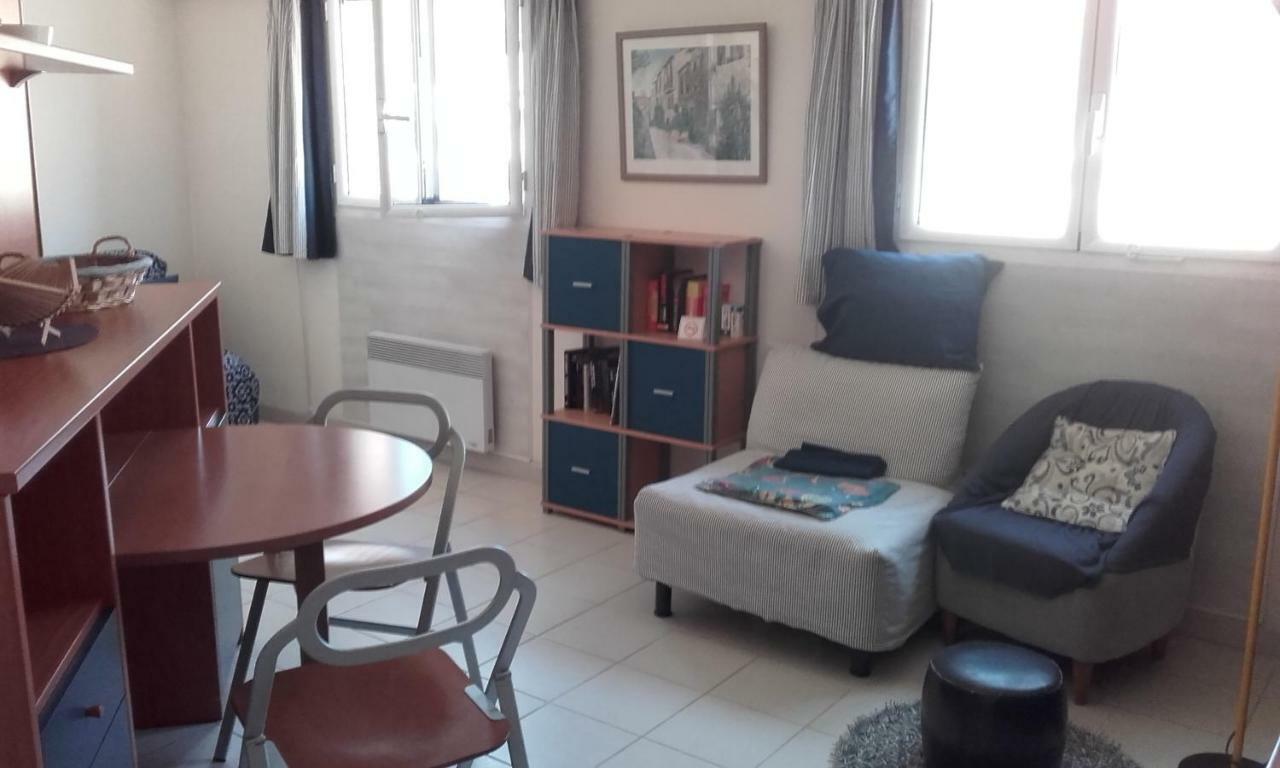 מנטון 22 Place Saint-Roch מראה חיצוני תמונה